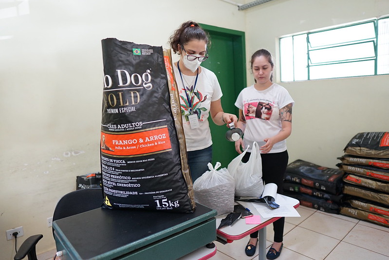 Diretoria de Bem-Estar Animal realiza distribuição de ração para cães e gatos aos protetores de animais e Entidades de Proteção Animal