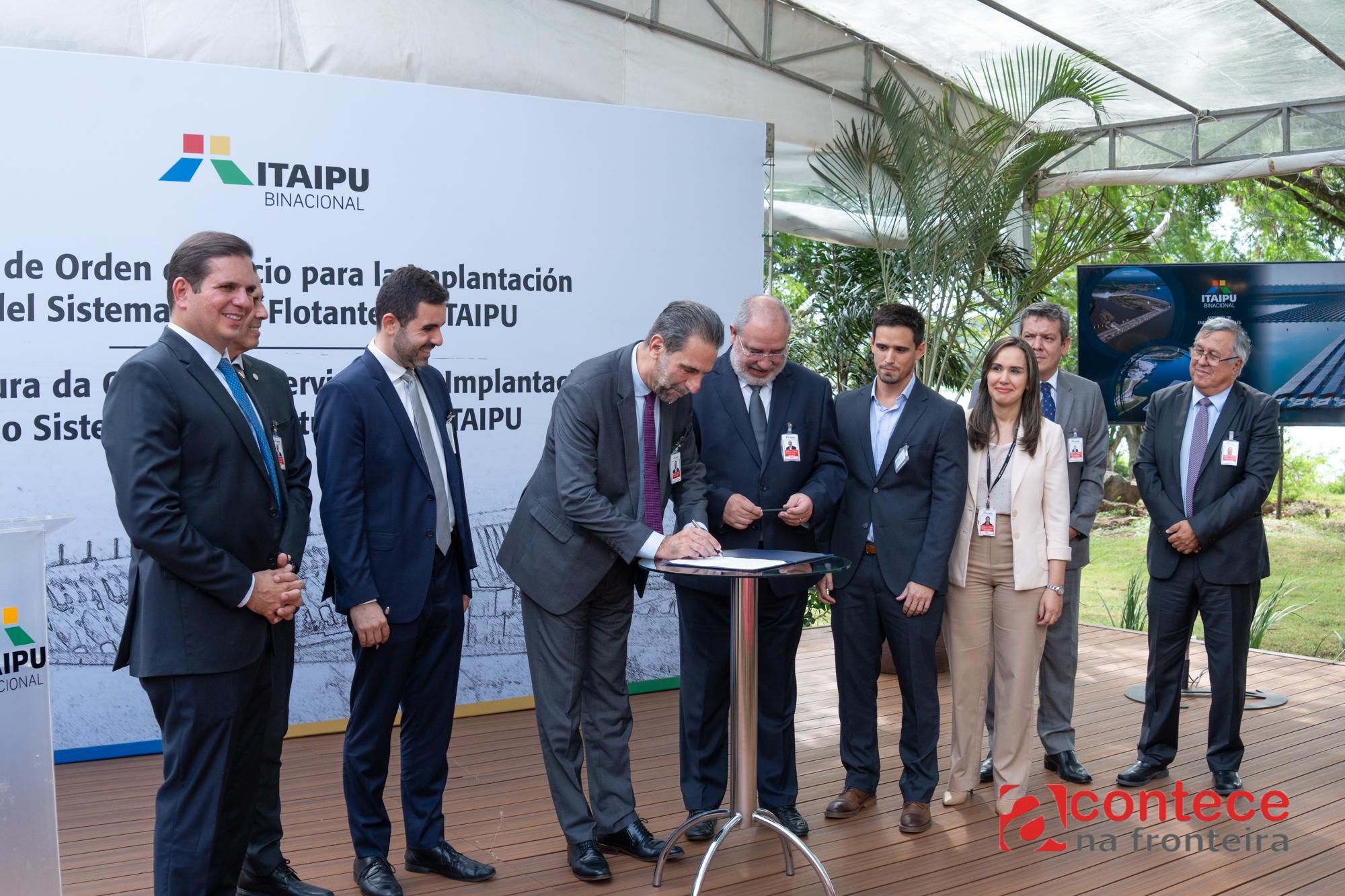 Itaipu autoriza instalação de usina solar flutuante no reservatório da usina