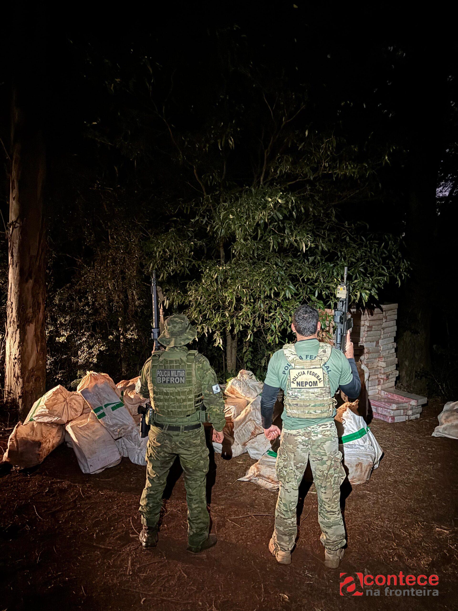 BPFRON E PF/NEPOM APREENDEM MAIS DE 4 TONELADAS DE MACONHA EM TERRA ROXA-PR