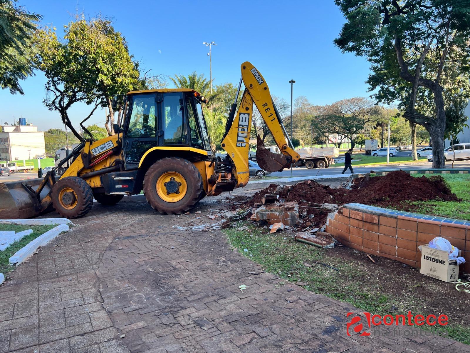Nova ação na Praça Naipi começa a mudar o cenário do local