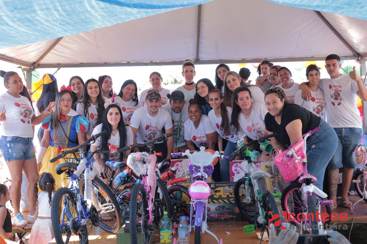 Voluntários fazem mega festa das crianças no São Sebastião