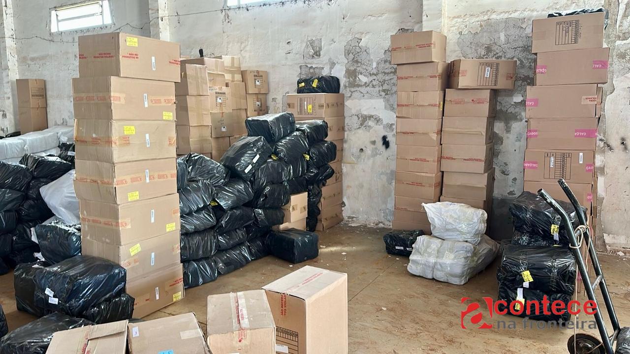 Alfândega da Receita Federal de Foz do Iguaçu realiza apreensão de cerca de 2.500 caixas de calçados em depósito clandestino
