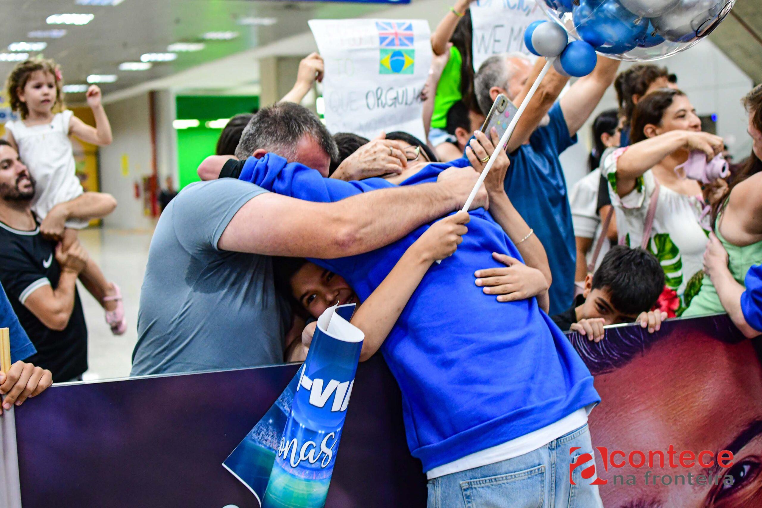 Ganhando o Mundo: reencontros marcam retorno de estudantes do Reino Unido
