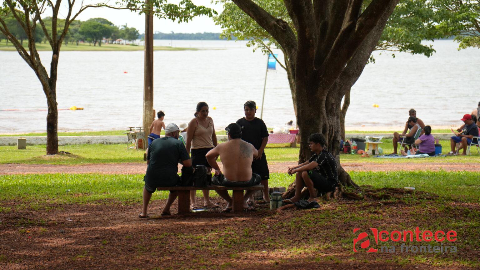 Diversão para toda a família: Prainha de Três Lagoas movimenta o verão em Foz do Iguaçu