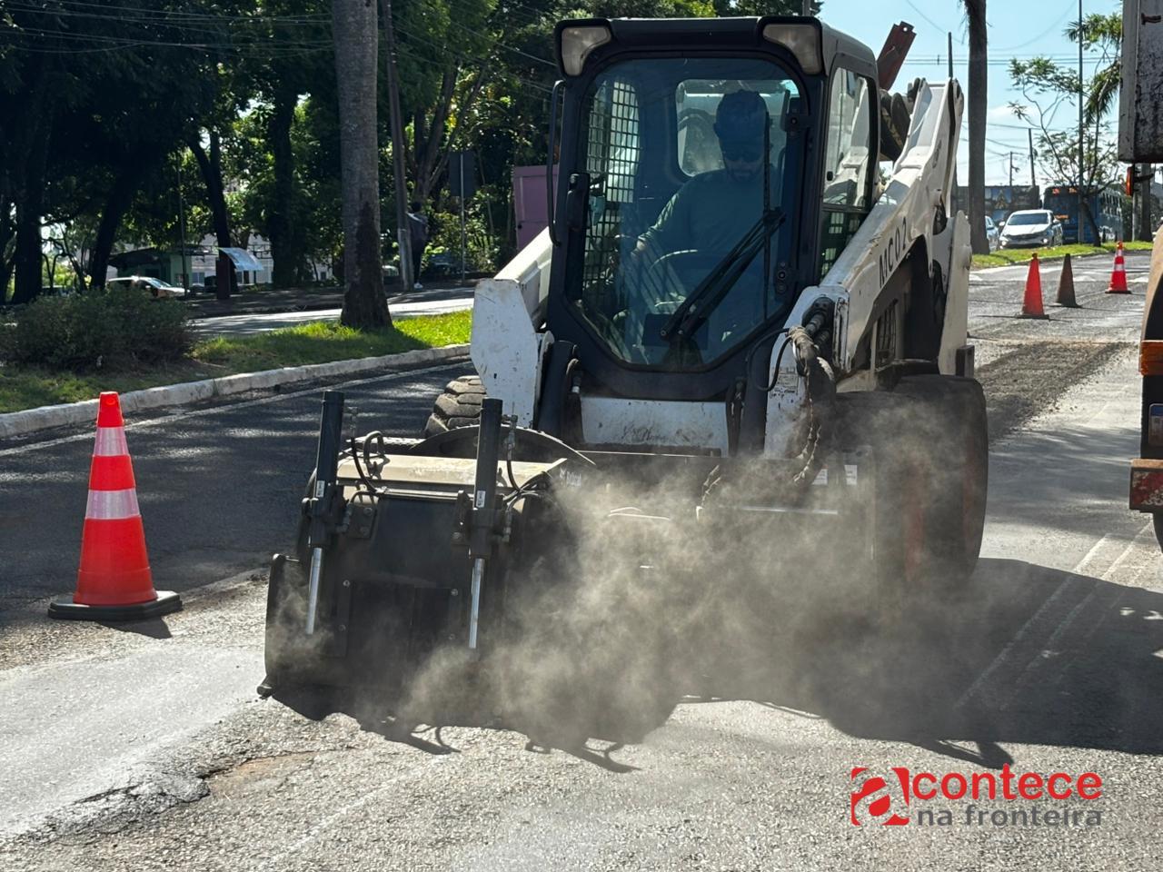 Primeiro trecho da recuperação asfáltica na Avenida das Cataratas é concluído e obras seguem na via
