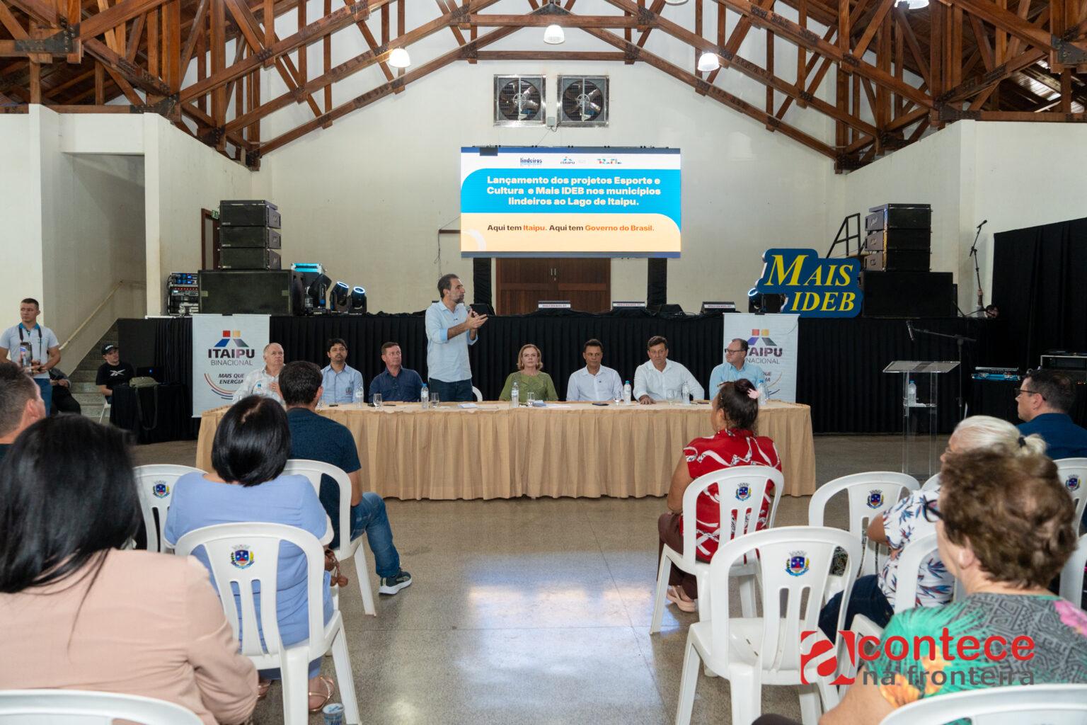 Itaipu renova projeto que beneficia 38 mil estudantes dos municípios lindeiros