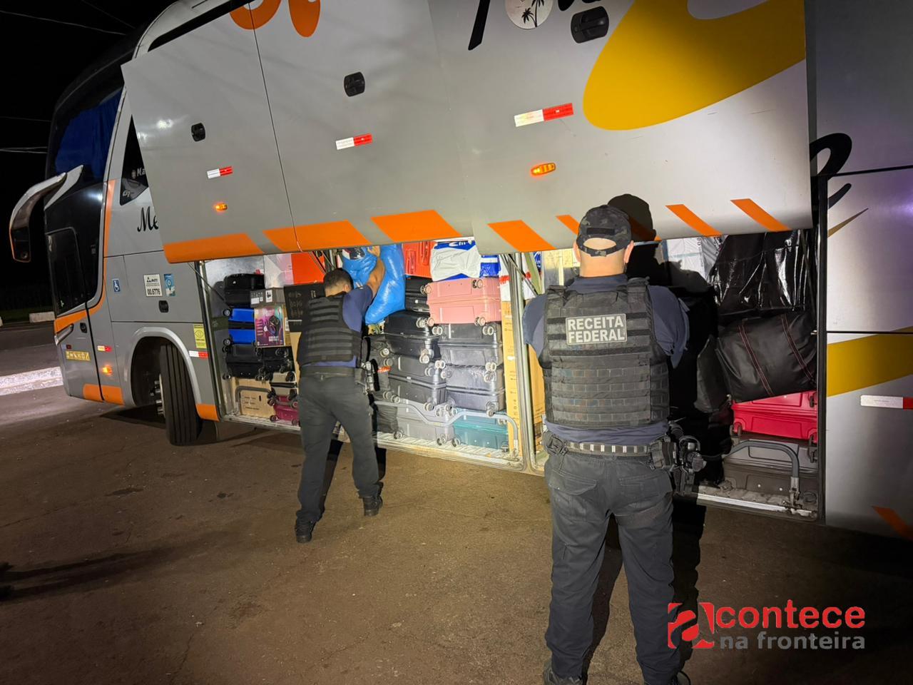 Receita Federal retém mercadorias avaliadas em mais de R$ 1 milhão em ônibus de “turismo”