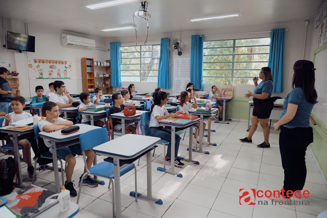 Rede municipal de ensino promove agenda de formações e reuniões pedagógicas em abril