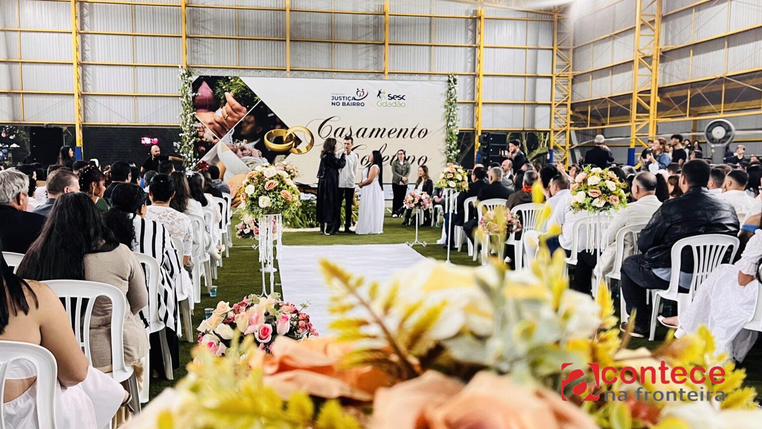 Amor e cidadania marcam casamento coletivo de cerca de 150 casais em Foz do Iguaçu