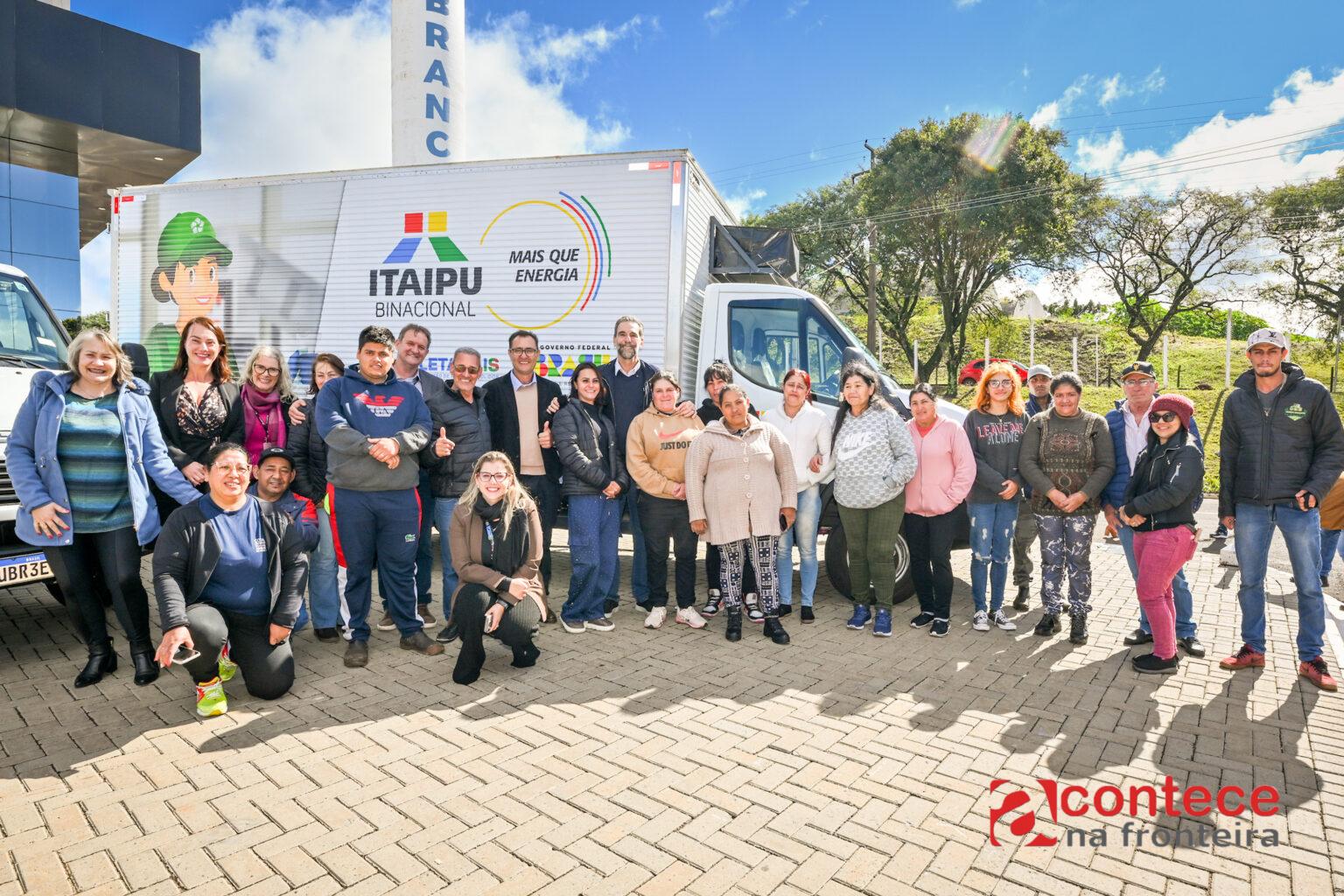 Itaipu entrega veículos e equipamentos para impulsionar a reciclagem no sudoeste do PR