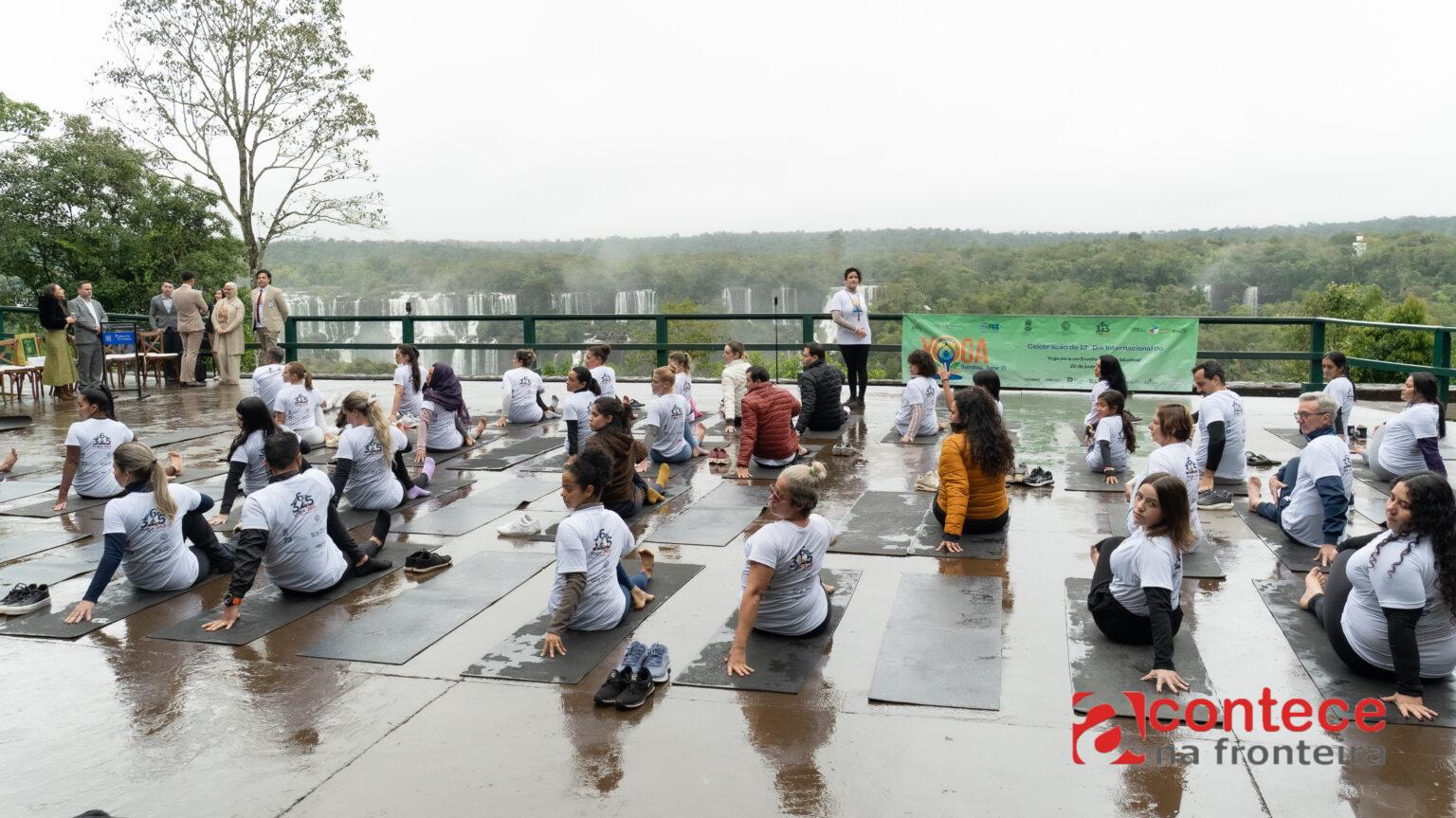 Dia Internacional do Yoga reúne praticantes no Parque Nacional do Iguaçu