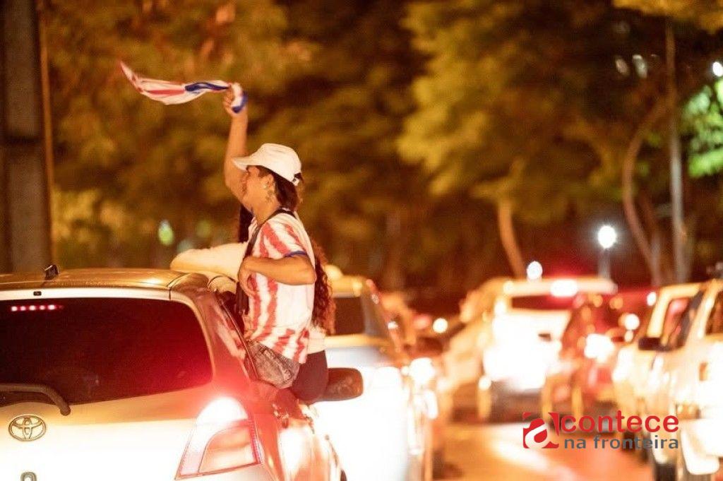 Após derrotar a Alemanha, Paraguayos tomam as ruas par comemorar classificação histórica