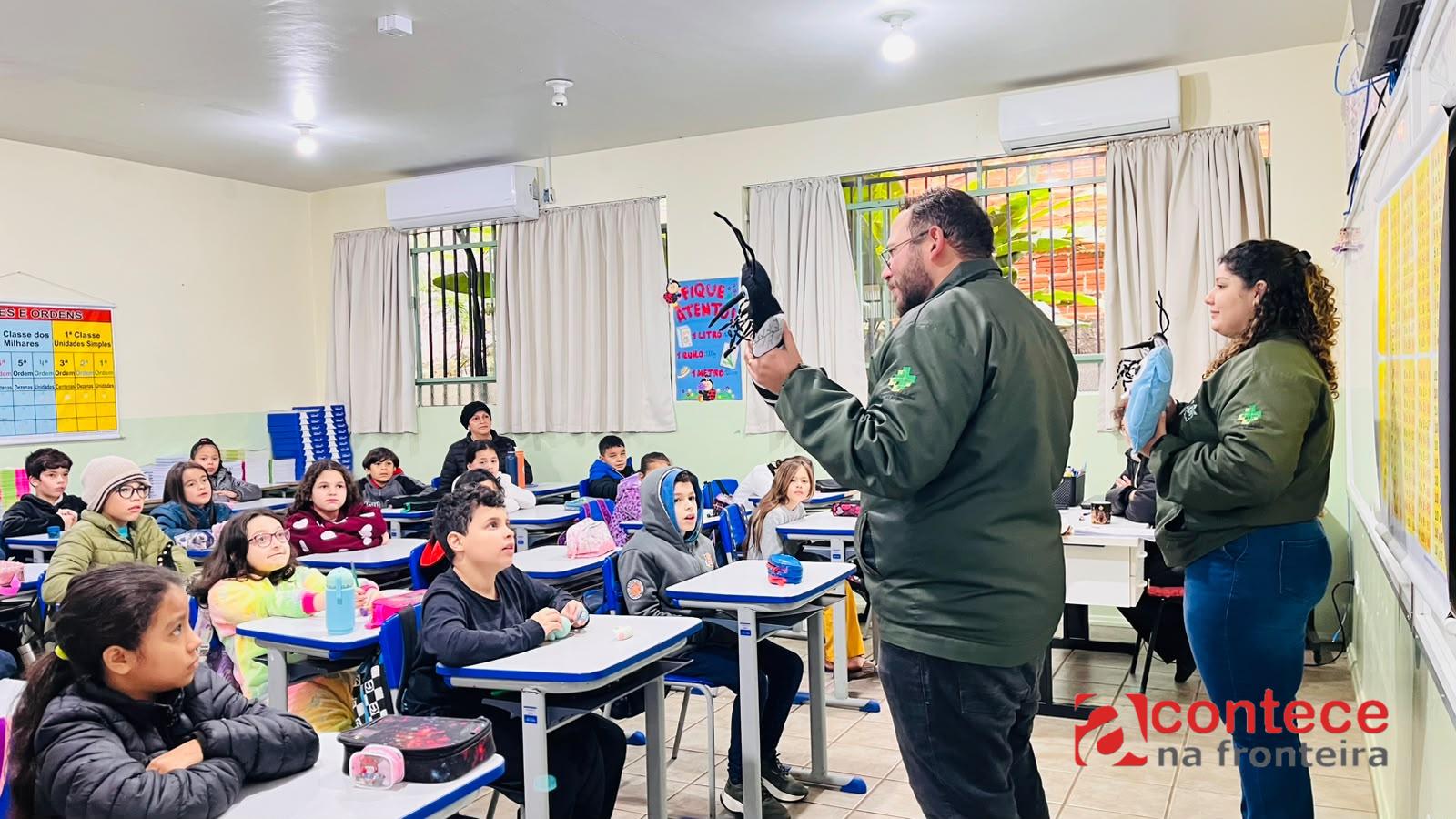 CCZ promove atividade lúdica para apresentar o Método Wolbachia a alunos do ensino fundamental