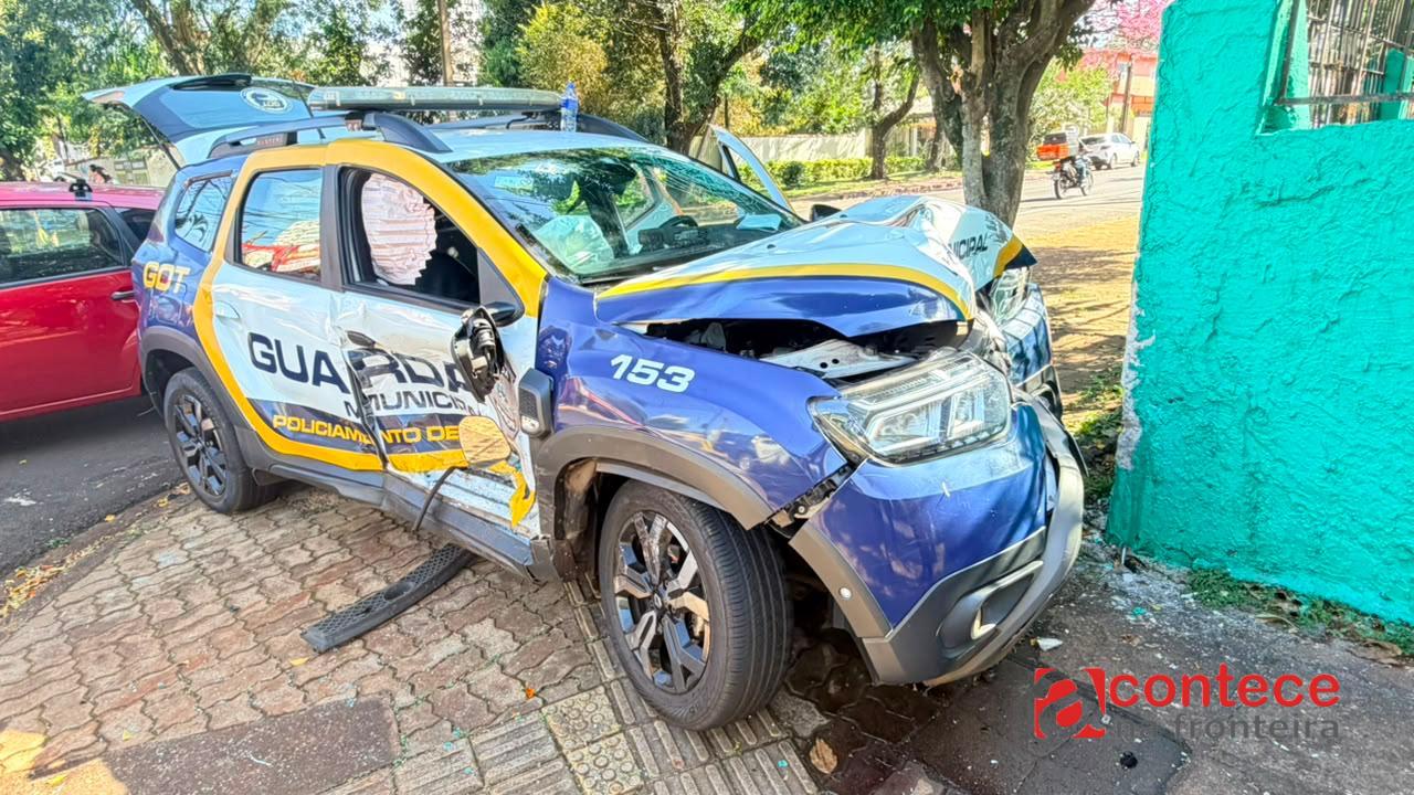 Viatura da Gm Colide com Outro Veiculo Apos Perseguiçao á Motocicletaa