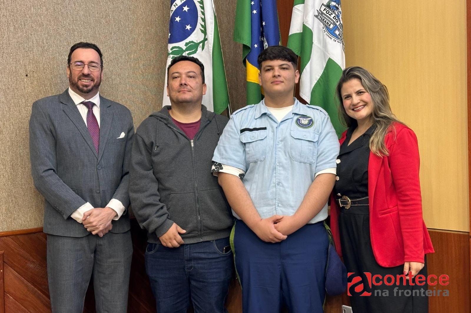 Parlamento Jovem empossa novo vereador Mirim em solenidade na Câmara