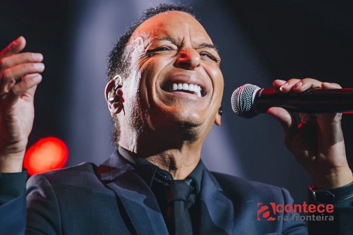 Fã se revolta após show de Jon Secada em São Paulo