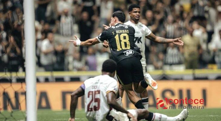 Atlético-MG vence Vitória com reservas e aumenta série invicta no Brasileirão