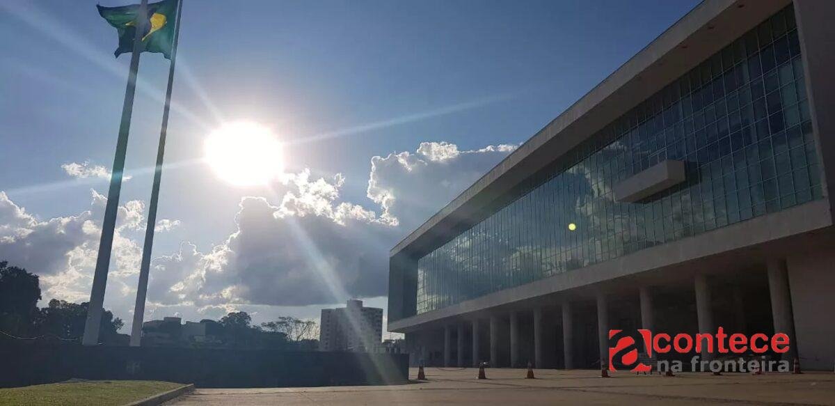 Candidatos ao governo do Paraná gravam para horário eleitoral e se reúnem com lideranças