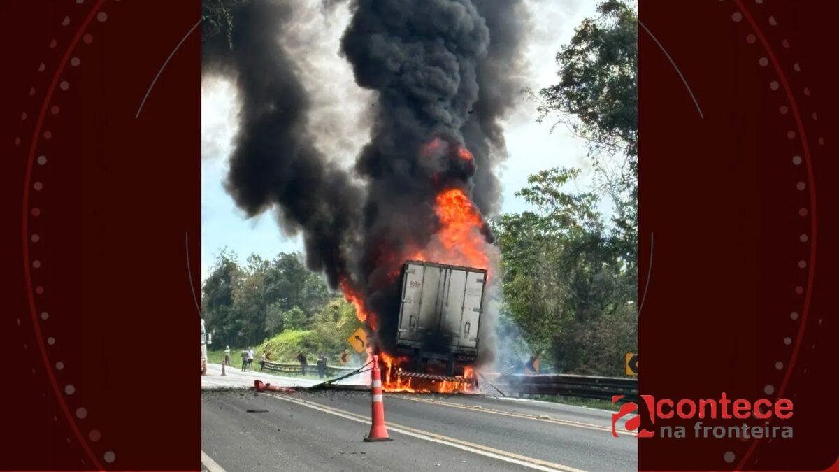 Carreta pega fogo no meio de serra da BR-277 e bloqueia trânsito na rodovia do Paraná