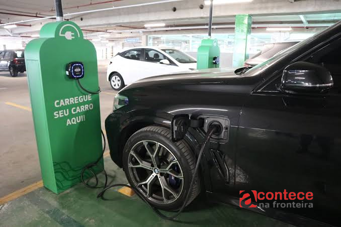 Câmara aprova ampliação de pontos de recarga para veículos elétricos em hotéis, supermercados e centros comerciais