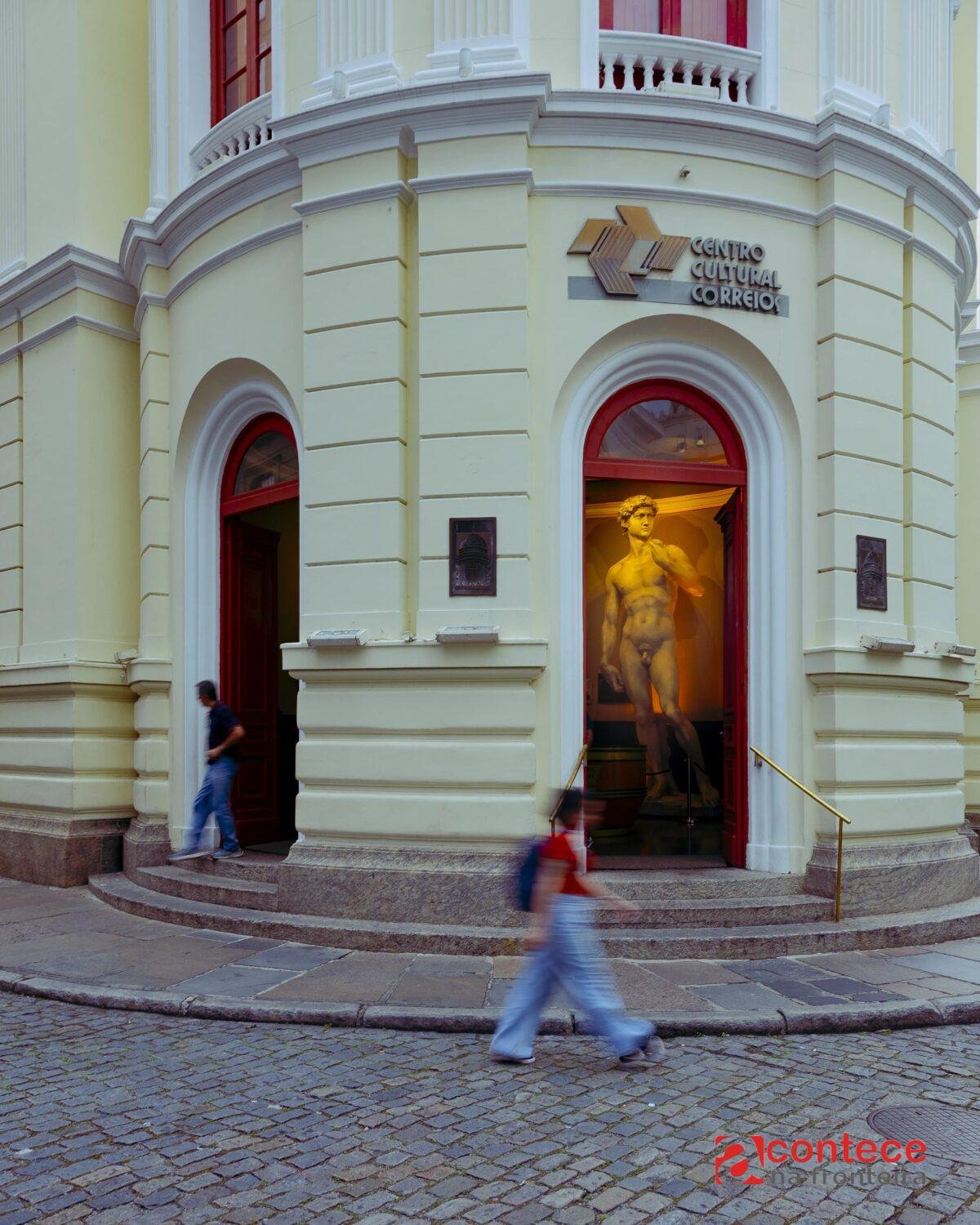 Em meio à crise, Centro Cultural Correios garante exposições até dezembro, e setor teme pelo espaço no Rio