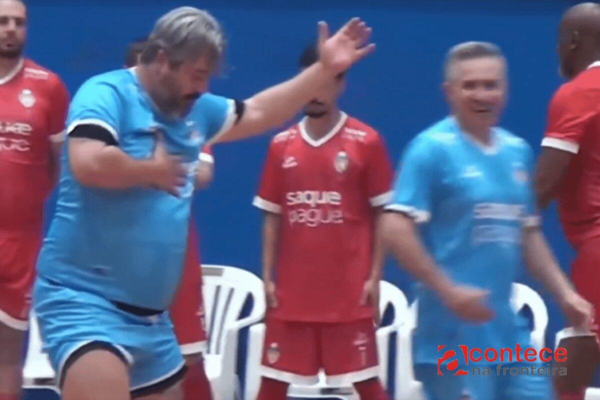 Ex-Grêmio, Douglas provoca rival com valsa em jogo de futsal