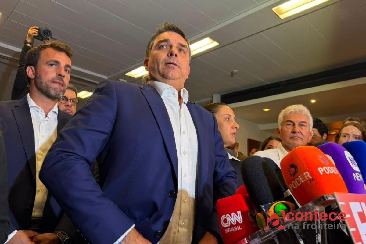 Flávio vai interromper campanha para visitar aliado na cadeia