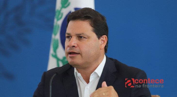Justiça proíbe Sandro Alex de usar propaganda oficial