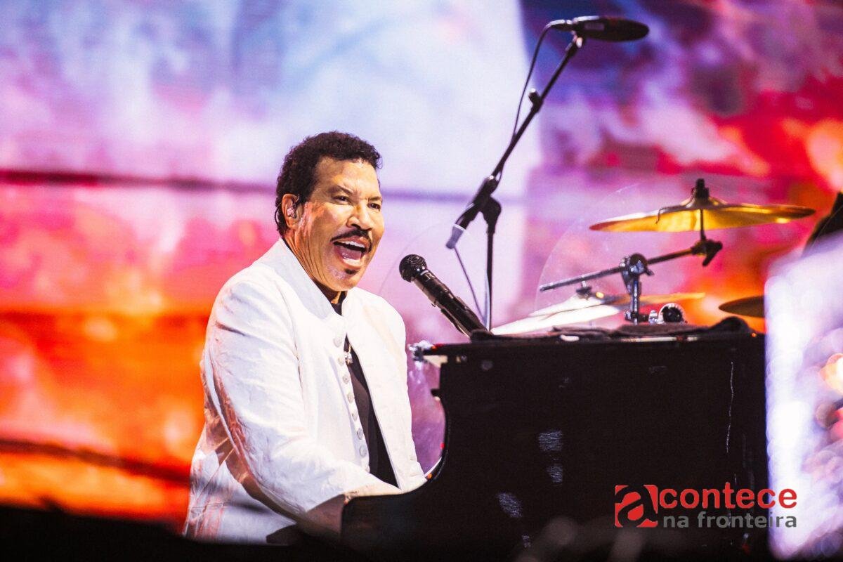 Lionel Richie é internado na UTI após mal estar em show nos EUA; diz site