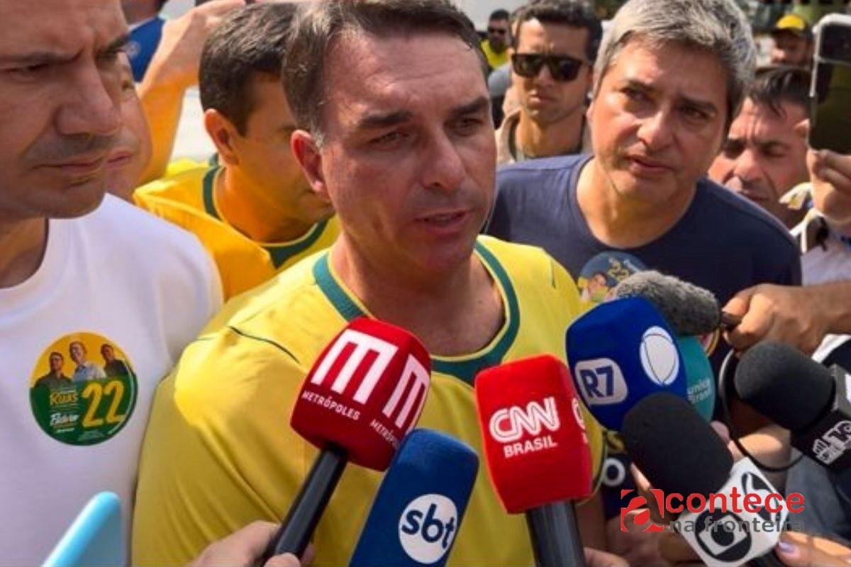 O silêncio de Flávio Bolsonaro e a miragem autoritária de El Salvador
