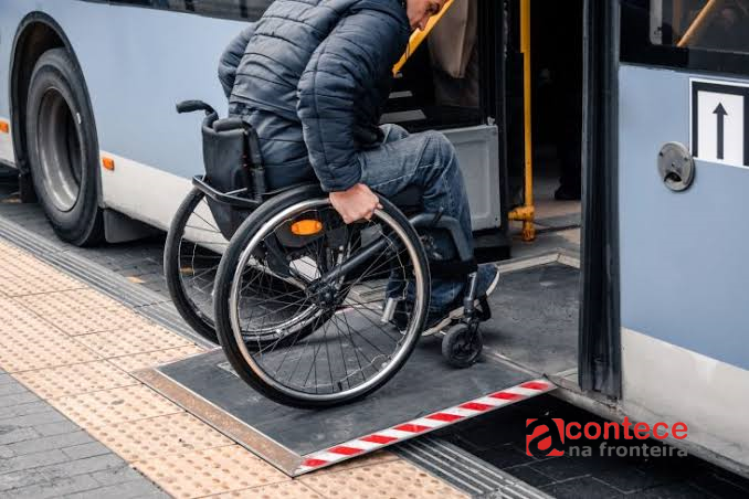 Acessibilidade no transporte: requerimento cobra medidas para garantir segurança de pessoas com deficiência em Foz