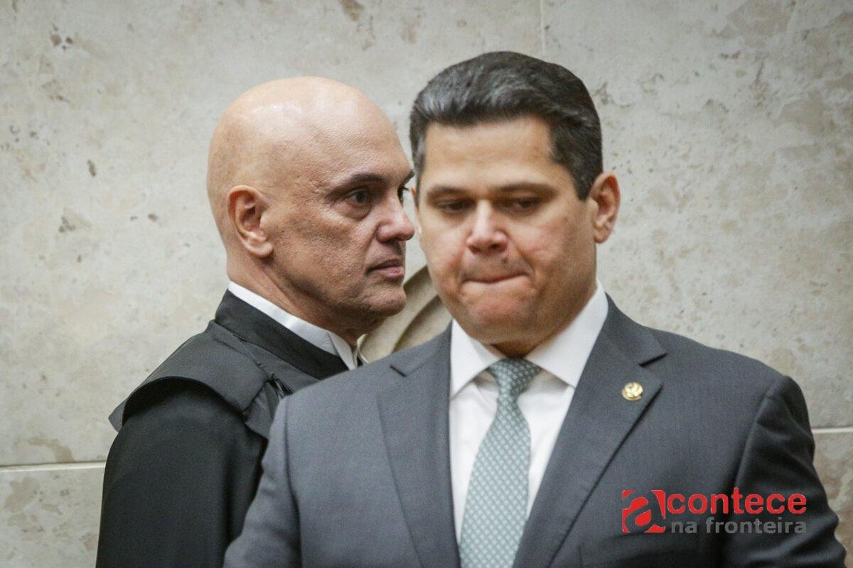Alcolumbre freia pedidos de impeachment contra ministros do STF
