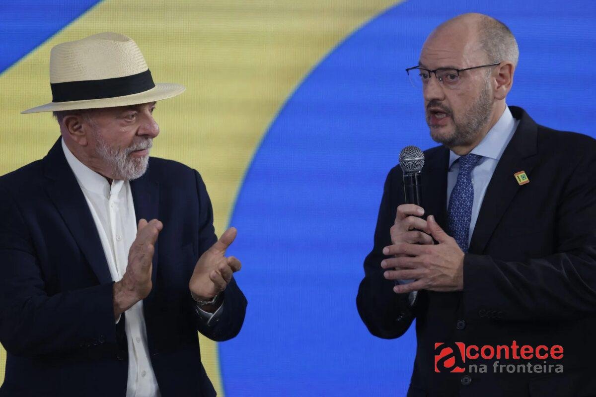 Aliados de Lula sugerem nome para o STF para acalmar crise política