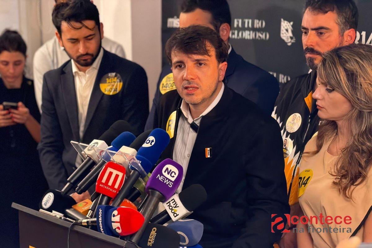 Renan Santos convoca apoiadores após TSE suspender suas redes