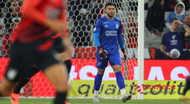 Athletico troca goleiro titular e Mycael ganha chance contra o Cruzeiro