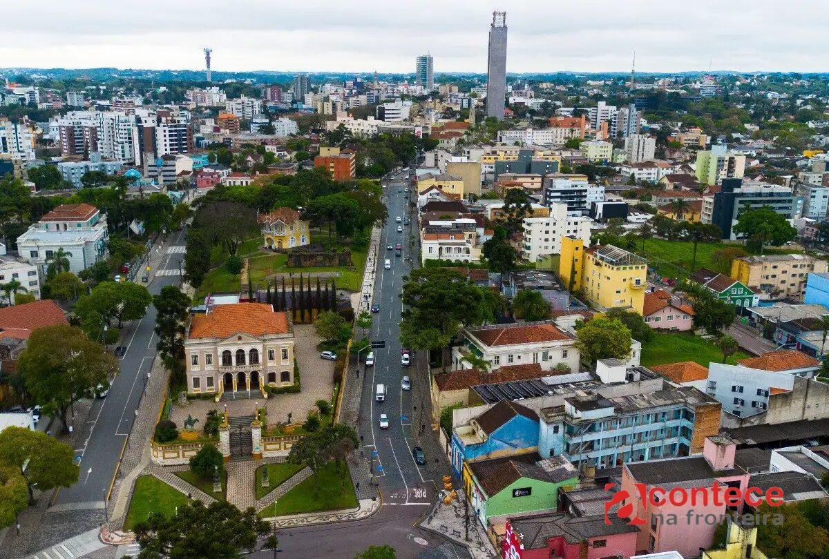 Avenida Jaime Reis em Curitiba pode virar calçadão cultural