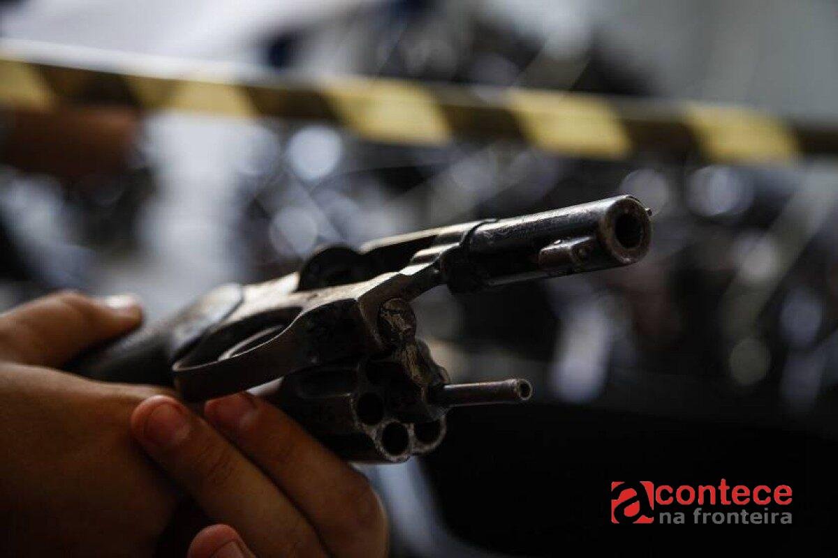 Criminosos invadem casa de auditor fiscal em SP e fazem família refém