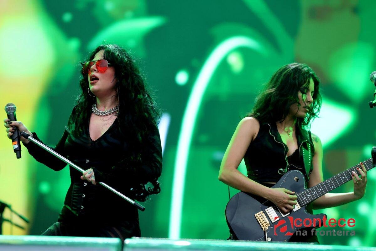 Crítica: banda Malvada abre o palco Sunset com heavy metal, hard rock e homenagem a Rita Lee