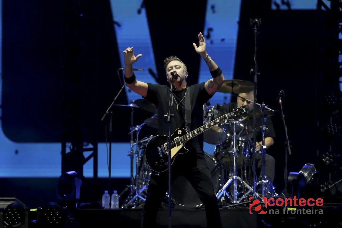 Crítica: Punk angustiado do Rise Against atrai bom público ao Palco Mundo
