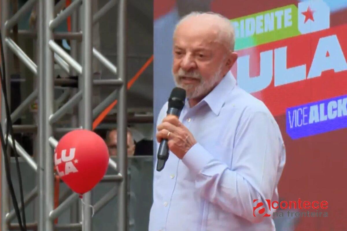 Lula em Curitiba: Educação, propostas e lembrança da prisão