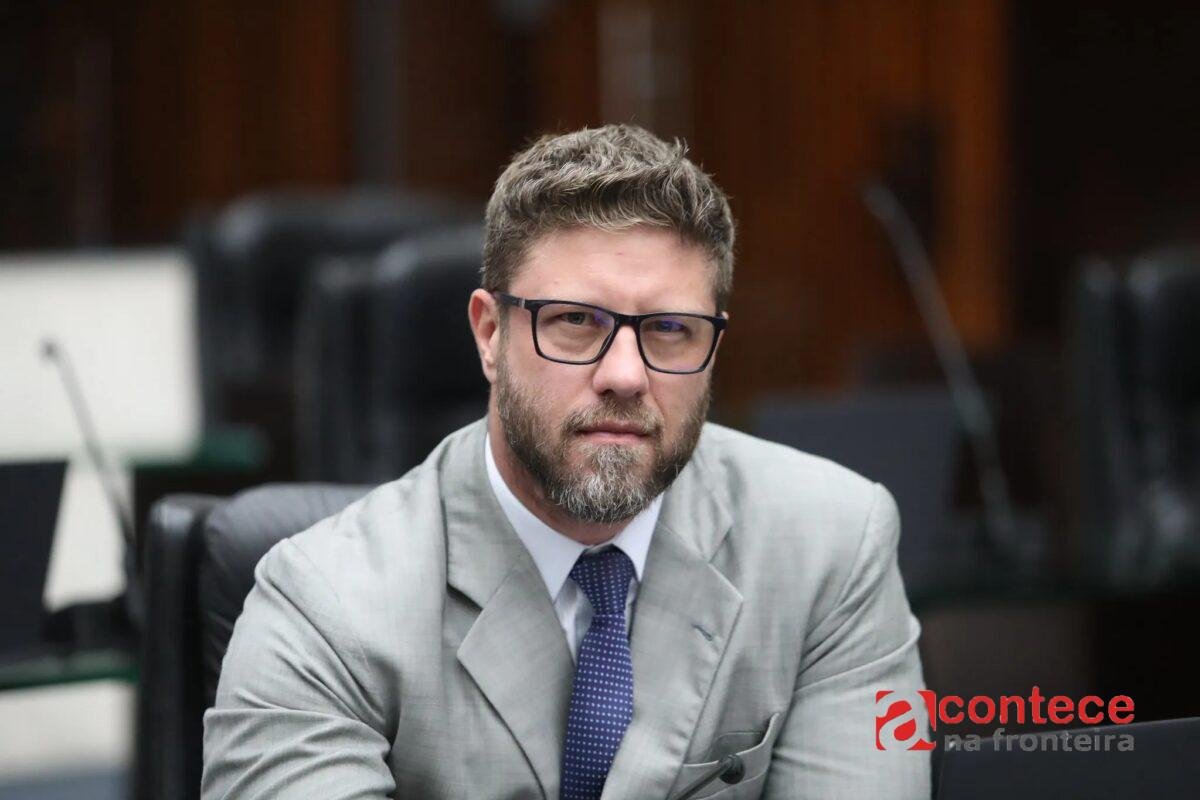 Eleições 2026 no Paraná: Requião Filho encontra apoiadores, participa de entrevista e debate