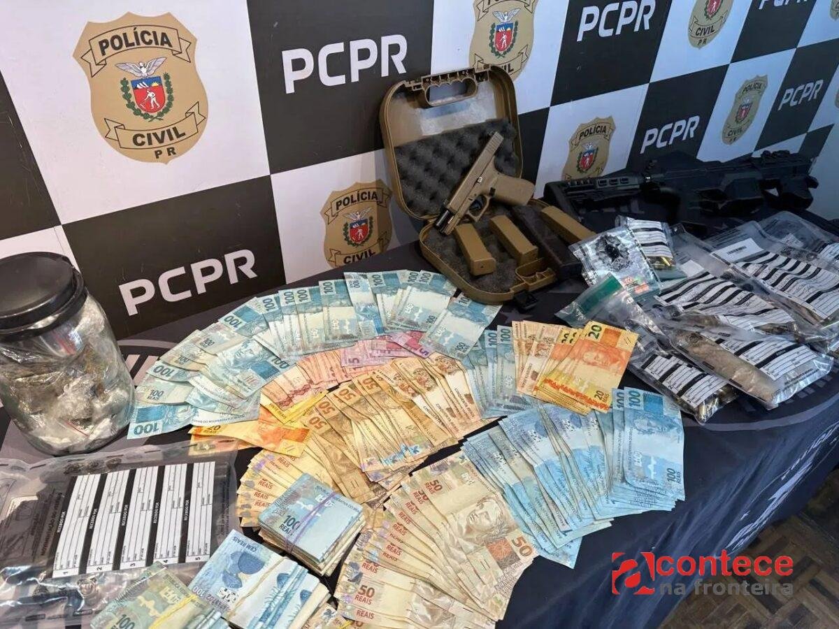 Operação desarticula rede de tráfico com fuzis no PR e SC