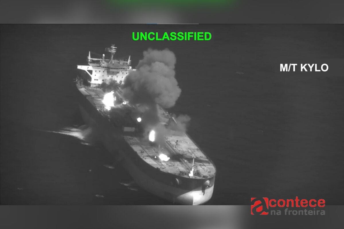 EUA ataca três petroleiros iranianos após ofensiva contra navios americanos