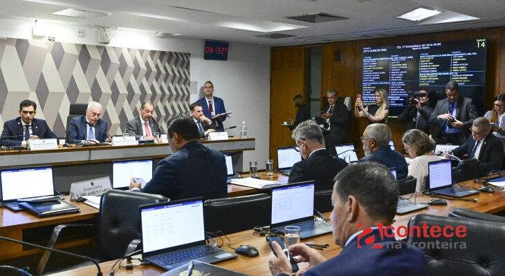 Fiep critica avanço de PEC da jornada e fim da taxa das blusinhas