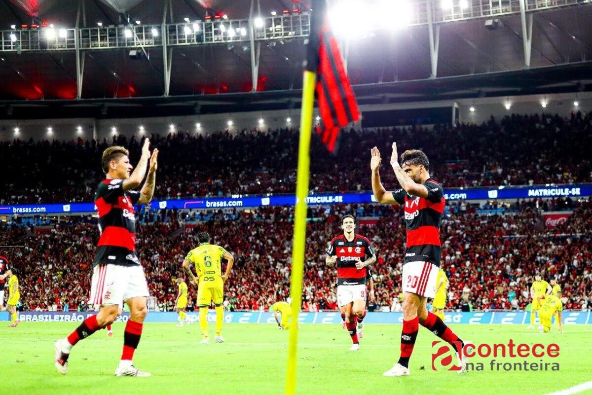 Flamengo vence jogo atrasado contra o Mirassol e fica um ponto atrás do Palmeiras no Brasileirão