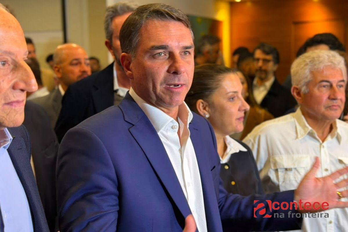 Flávio Bolsonaro acusa Moraes, Alcolumbre e Dino de conspiração