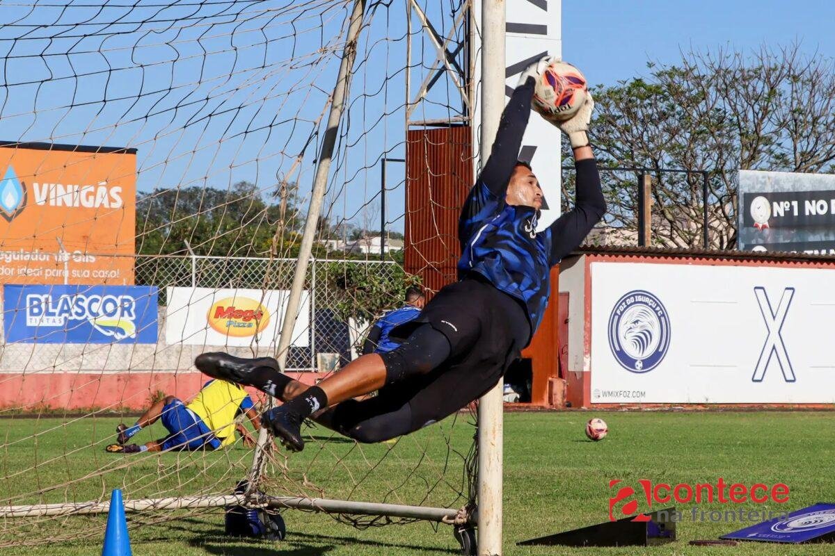 Foz do Iguaçu finaliza preparação para confronto direto contra o Athletico na Copa Paraná
