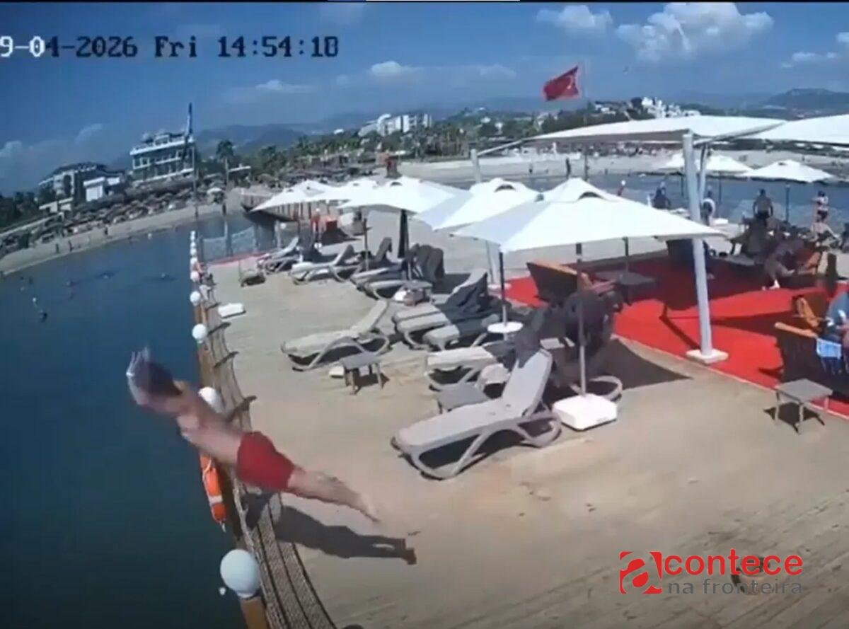 Homem morre após saltar de píer e mergulhar de cabeça no mar na Turquia