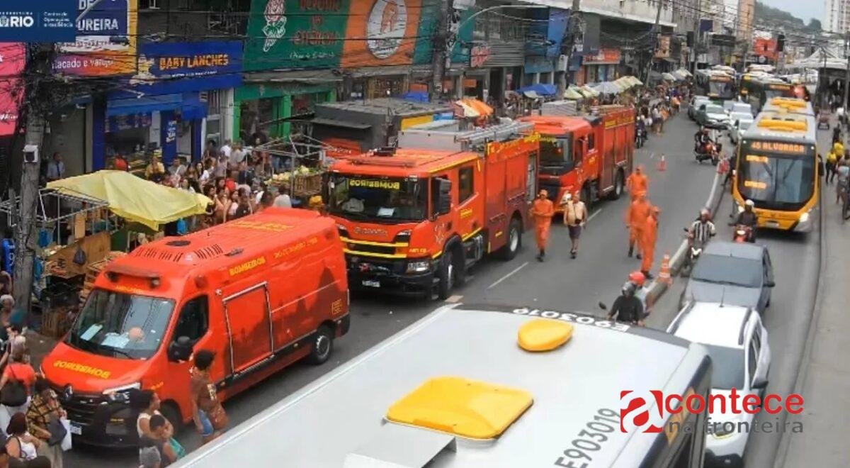 Incêndio atinge loja de brinquedos e fecha o Mercadão de Madureira