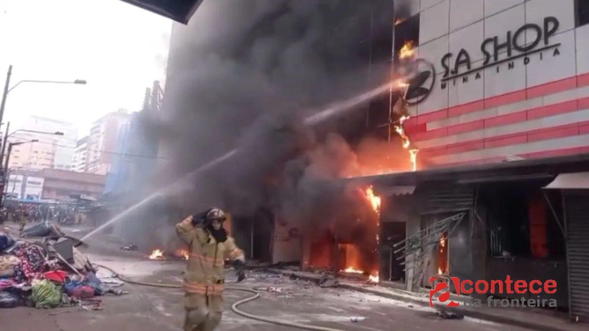 Incêndio em Cidade do Leste destrói 13 barracas e shopping